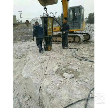 礦山劈裂機在石材加工與巖石開采中的重要作用